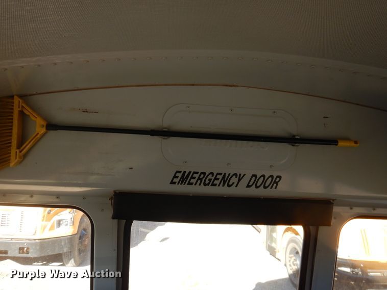 image for item DJ4964 1996 International 3800  school bus