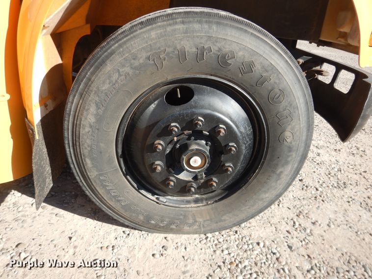 image for item DJ4964 1996 International 3800  school bus