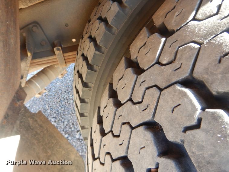 image for item DJ4964 1996 International 3800  school bus