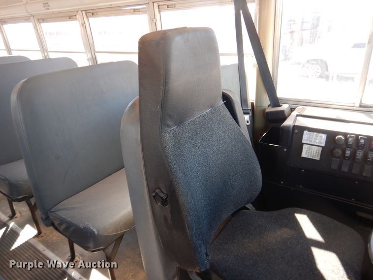 image for item DJ4966 1995 International 3800  school bus