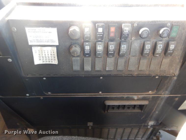 image for item DJ4966 1995 International 3800  school bus