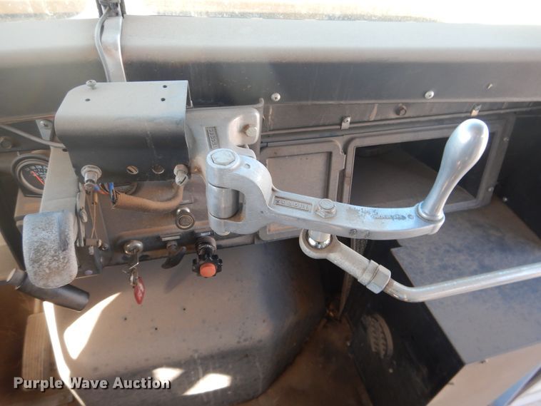 image for item DJ4966 1995 International 3800  school bus