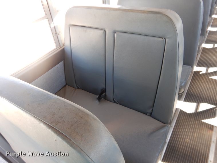 image for item DJ4966 1995 International 3800  school bus