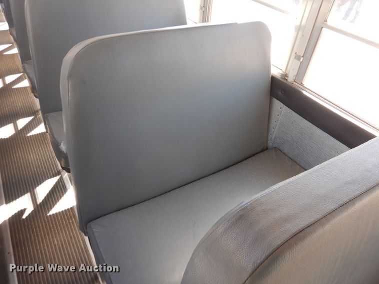 image for item DJ4966 1995 International 3800  school bus