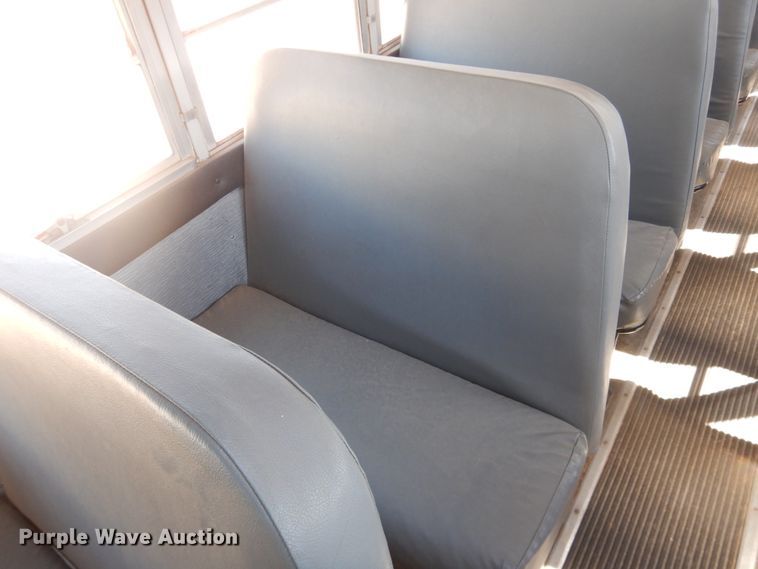 image for item DJ4966 1995 International 3800  school bus