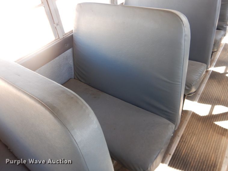 image for item DJ4966 1995 International 3800  school bus