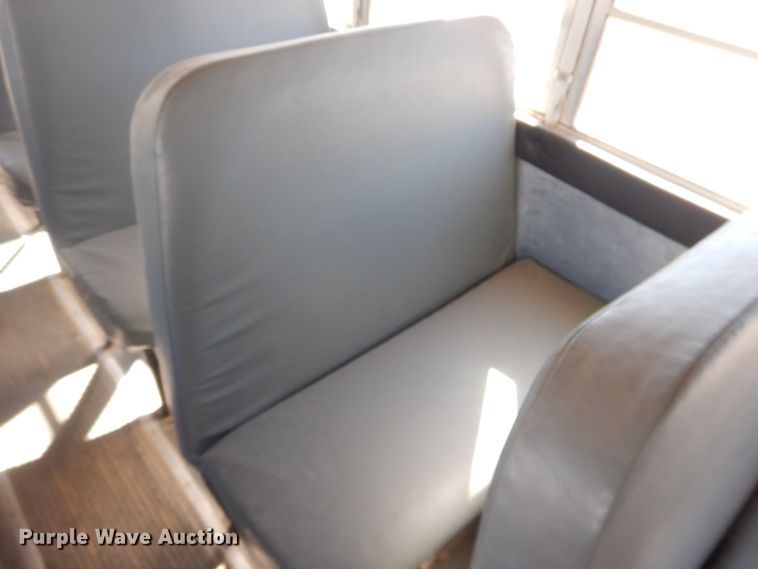 image for item DJ4966 1995 International 3800  school bus