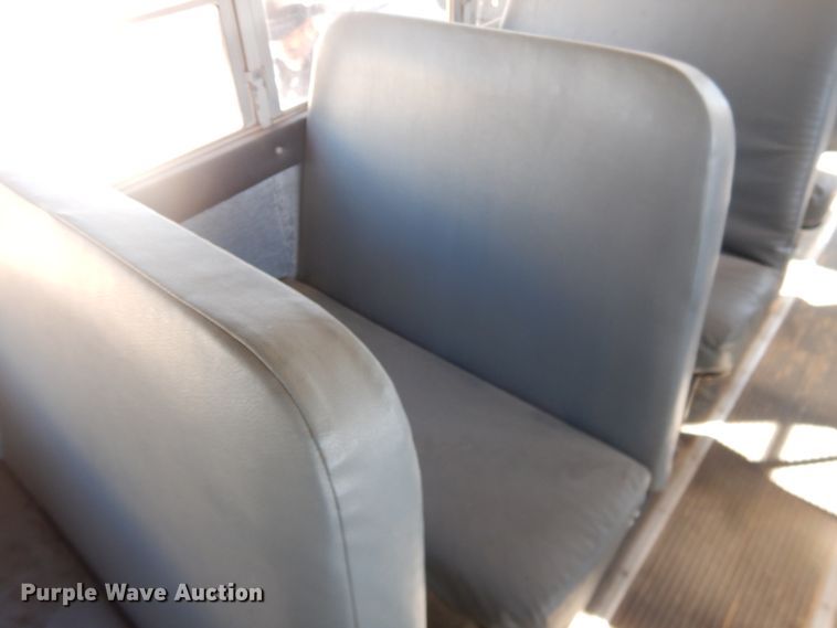 image for item DJ4966 1995 International 3800  school bus