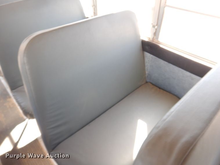 image for item DJ4966 1995 International 3800  school bus