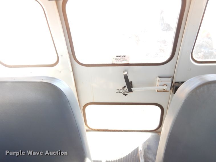 image for item DJ4966 1995 International 3800  school bus