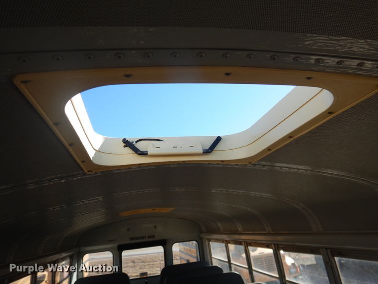 image for item DJ4966 1995 International 3800  school bus