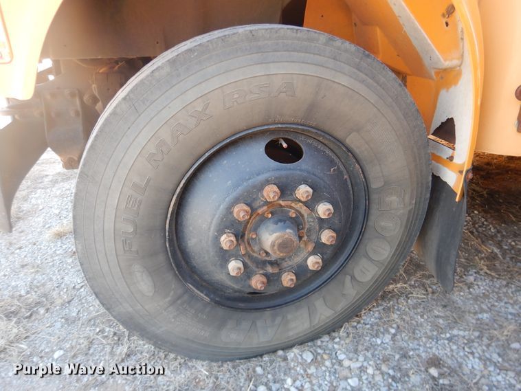 image for item DJ4966 1995 International 3800  school bus