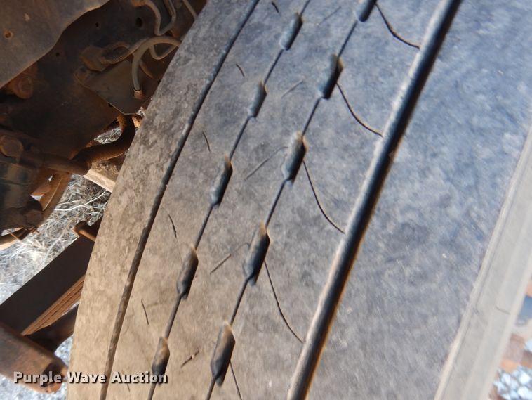 image for item DJ4966 1995 International 3800  school bus