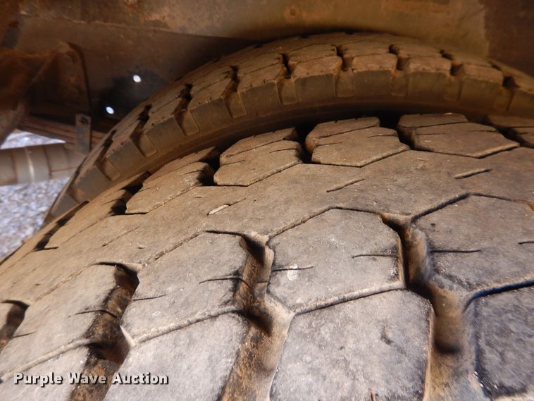 image for item DJ4966 1995 International 3800  school bus