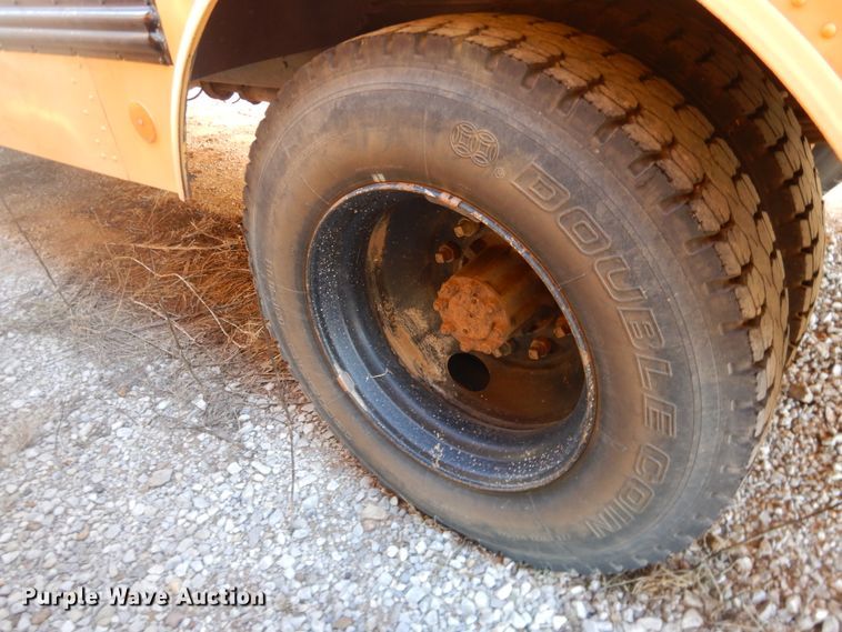 image for item DJ4966 1995 International 3800  school bus