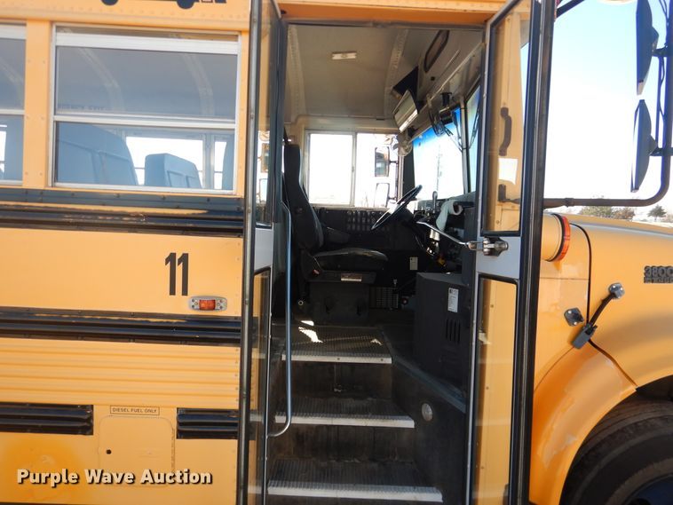 image for item DJ4967 1995 International 3800  school bus