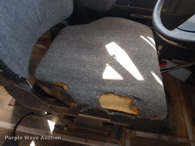 image for item DJ4967 1995 International 3800  school bus