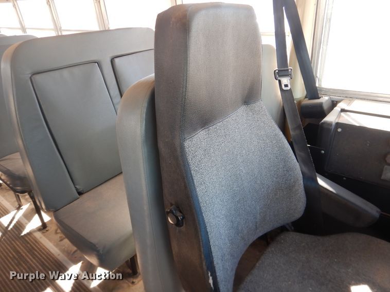 image for item DJ4967 1995 International 3800  school bus