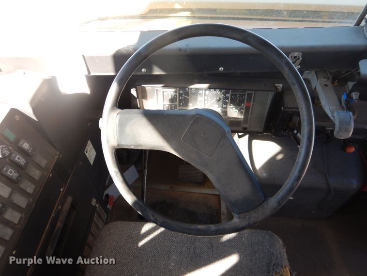 image for item DJ4967 1995 International 3800  school bus