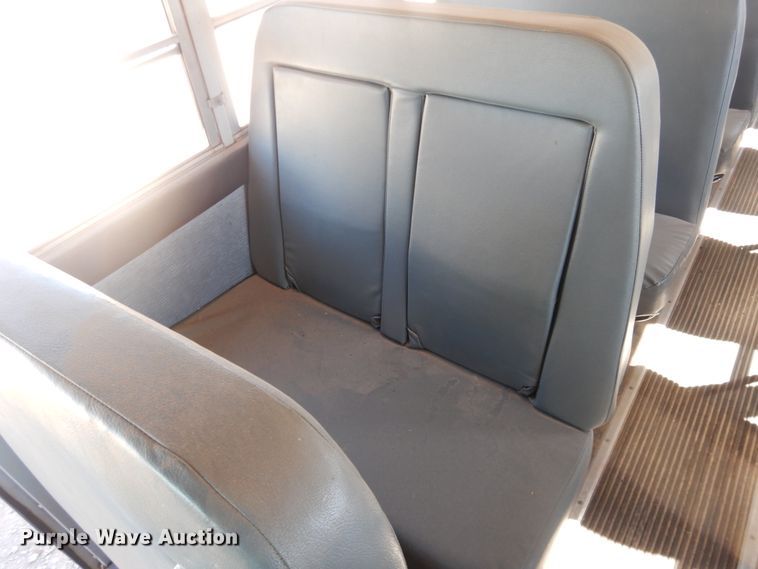 image for item DJ4967 1995 International 3800  school bus