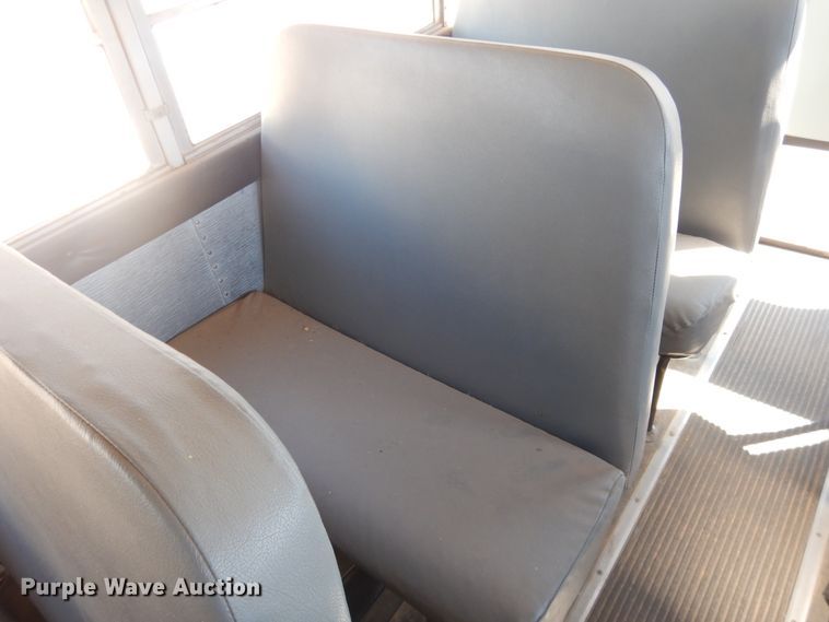 image for item DJ4967 1995 International 3800  school bus