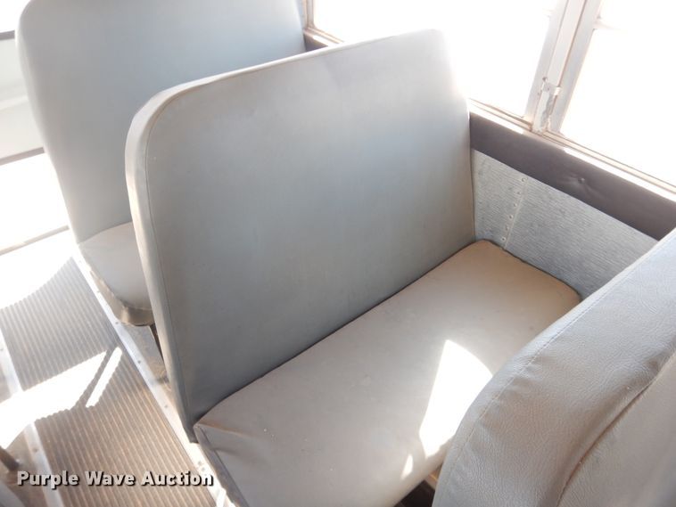 image for item DJ4967 1995 International 3800  school bus