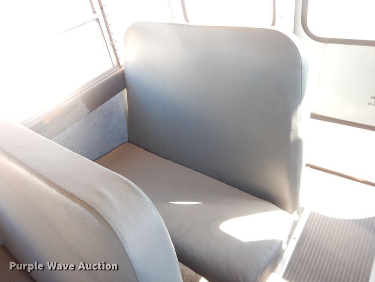 image for item DJ4967 1995 International 3800  school bus