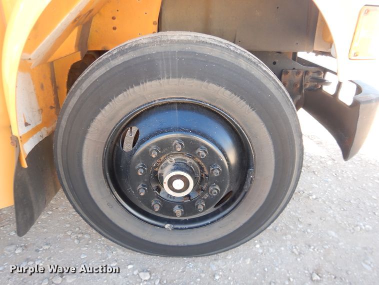 image for item DJ4967 1995 International 3800  school bus