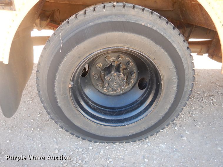 image for item DJ4967 1995 International 3800  school bus