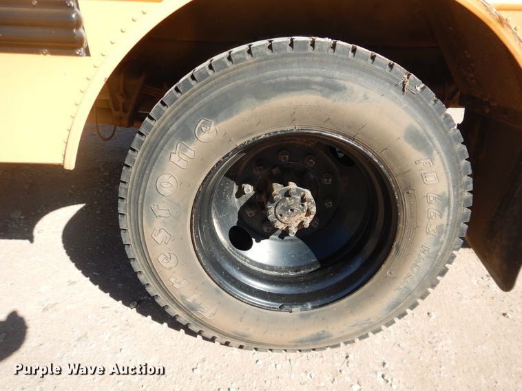 image for item DJ4967 1995 International 3800  school bus