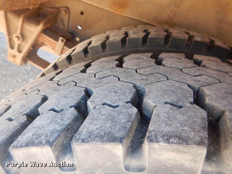 image for item DJ4967 1995 International 3800  school bus