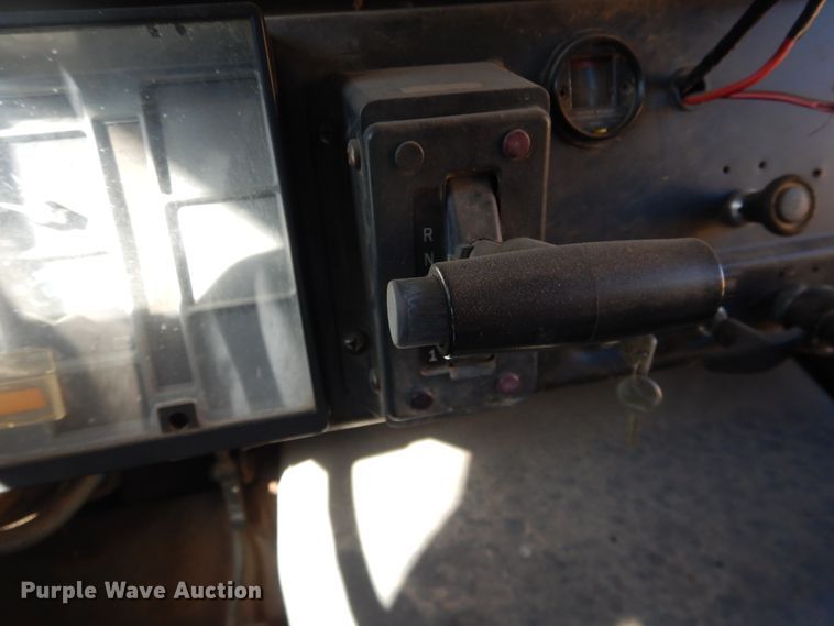 image for item DJ4968 1996 International 3800  school bus