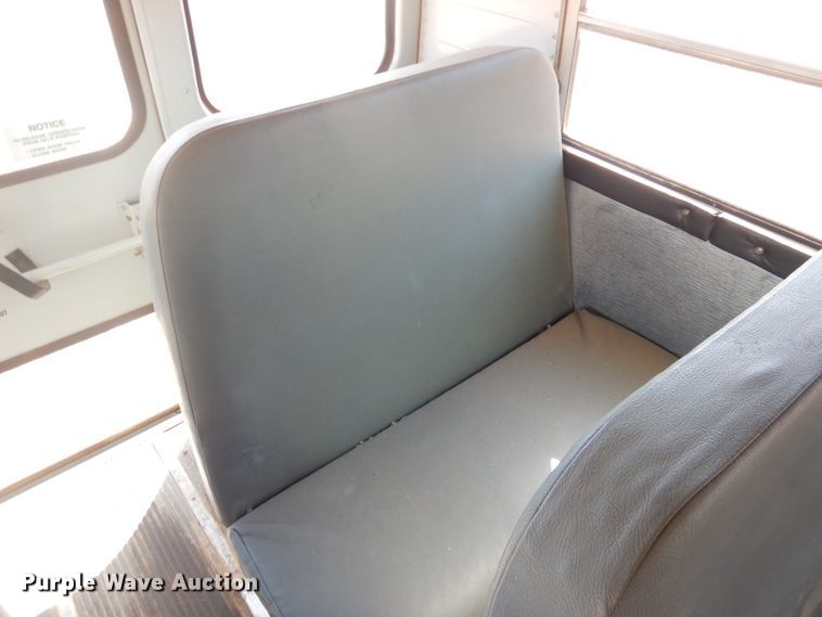 image for item DJ4968 1996 International 3800  school bus