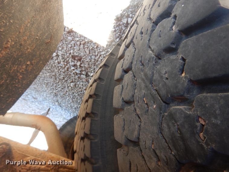 image for item DJ4968 1996 International 3800  school bus