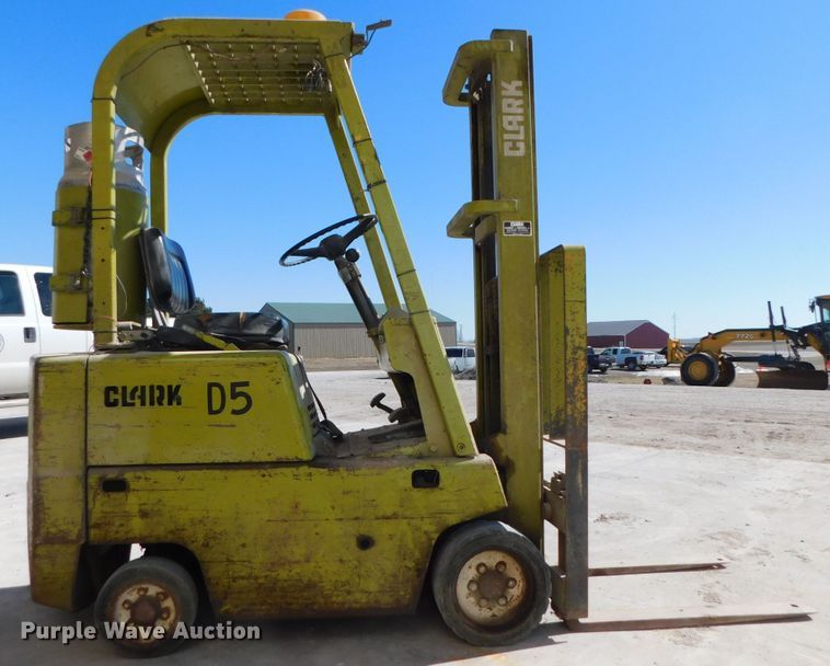 image for item DJ5951 Clark C500530LPG  forklift