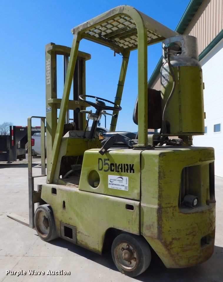 image for item DJ5951 Clark C500530LPG  forklift