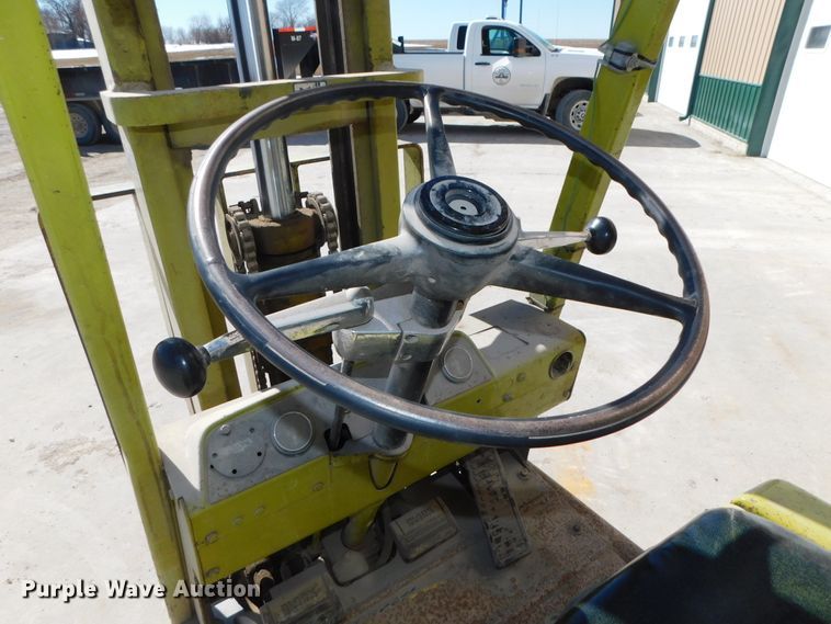 image for item DJ5951 Clark C500530LPG  forklift