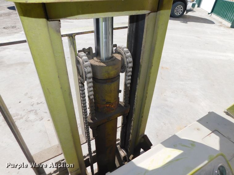 image for item DJ5951 Clark C500530LPG  forklift