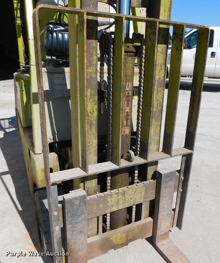 image for item DJ5951 Clark C500530LPG  forklift