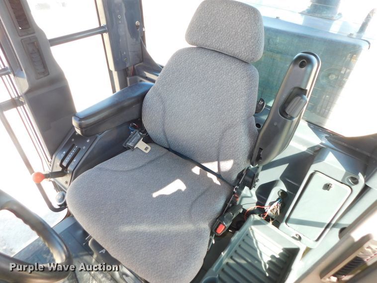 image for item DJ5952 2012 John Deere 772G  motor grader