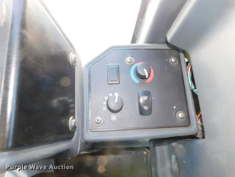 image for item DJ5952 2012 John Deere 772G  motor grader