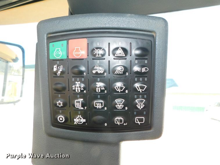 image for item DJ5952 2012 John Deere 772G  motor grader