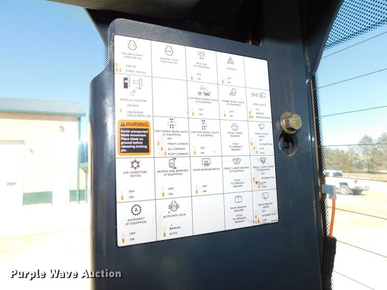 image for item DJ5952 2012 John Deere 772G  motor grader