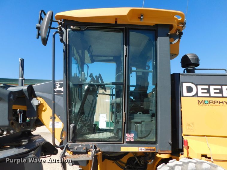 image for item DJ5952 2012 John Deere 772G  motor grader