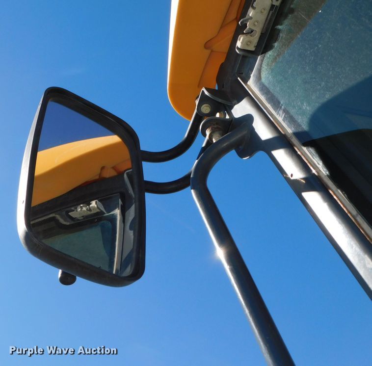 image for item DJ5952 2012 John Deere 772G  motor grader