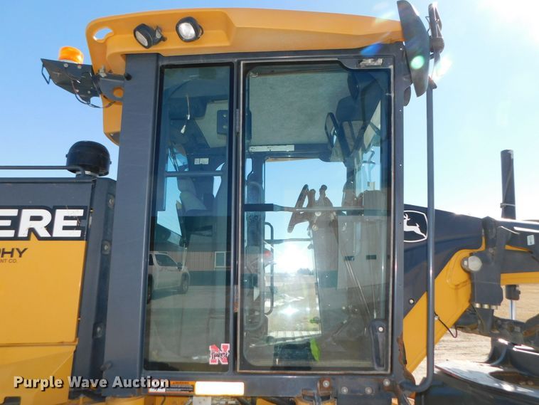 image for item DJ5952 2012 John Deere 772G  motor grader