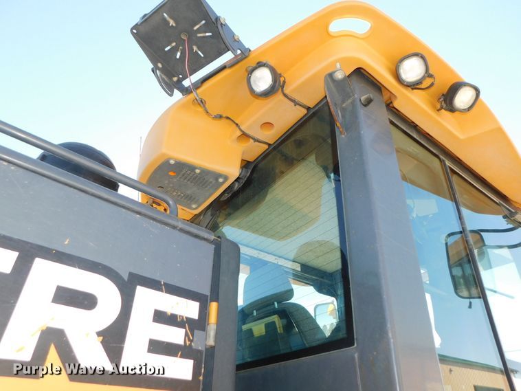 image for item DJ5952 2012 John Deere 772G  motor grader