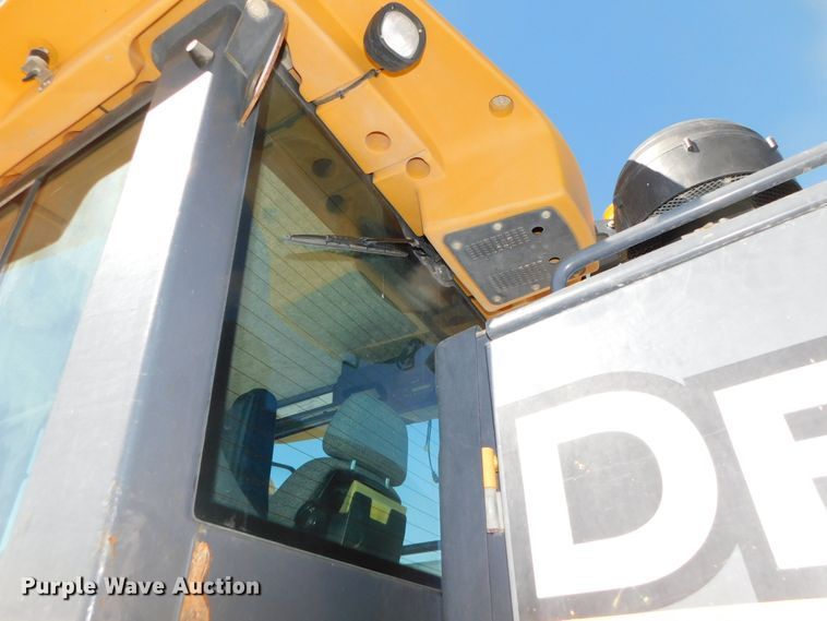 image for item DJ5952 2012 John Deere 772G  motor grader