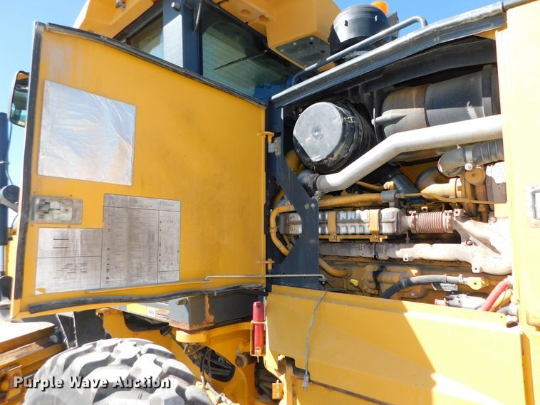 image for item DJ5952 2012 John Deere 772G  motor grader
