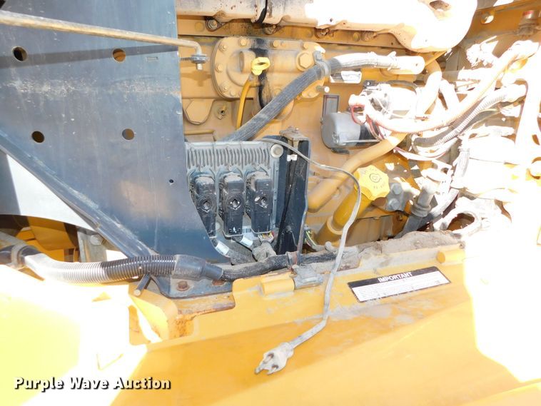 image for item DJ5952 2012 John Deere 772G  motor grader